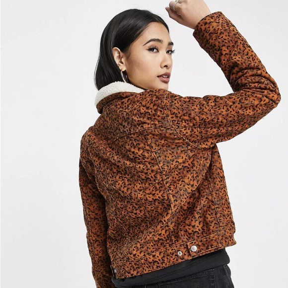 Sherpa collar leopard trucker jacket - Picture 3 of 9